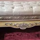 كرسي صغير ومقعد كبير فاخر مناسب لغرف النوم او المعيشة