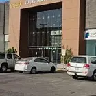 للبيع سوق تجاري شارع الخليج الدمام 3036 بالقرب من دارين مول