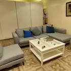 غرفة جلوس أنيقة بحالة ممتازة