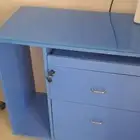 مكتب مع الكرسي