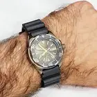 ساعة يابانية ضد الماء 200متر ب 500 ريال اصلية