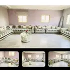 كنب مجلس للبيع مع طاولات تقديم و طاولة دائرية