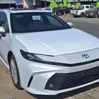 تويوتا كامري LE بنزين نص فل 2025