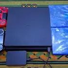 سوني بلايستيشن 4 سليم للبيع مع شريطين و يدتين و هارديسك