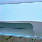 تربيزة شاشه حجم كبير شبه جديده
