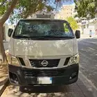 باص ثلاجه نيسان موديل 2014 بنزين ( ماشي 240 الف) مجدد مفحوص