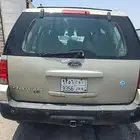 فورد اكسبيديشن اللون ذهبي