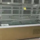 يوجد لدينا ثلاجات عرض حلويات الفرات باكثر من مقاس