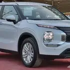 ميتسوبيشي اوتلاندر 2025 جميع الفئات والالوان