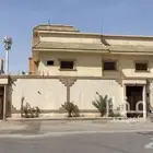 فيلا قديمة 600 متر للبيع في حي بدر