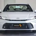 استمتع بالراحة مع تويوتا كامري E 2025 عند صالح للسيارات