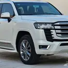 تايوتا لاندكروزر2023 بنزين سعودي رقم3بحالة الوكاله