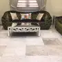 كنب ثلاث قطع مع طاولات 