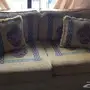 كنبة شخصين نظيفة