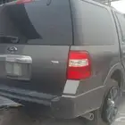 اكسبديشن 2014 مصدوم تشليح((قطع غيار فقط))