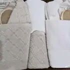 طقم رول حمام لون ابيض ورمادي فاتح