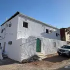 للبيع بيت شعبي دورين على واجهتين حي الظاهرة