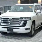تويوتا لاندكروزر GXR4 بنزين 2025 سعودي اصفار
