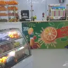 معدات محل عصائر مع جهاز كاشير
