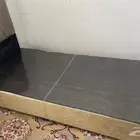 عدد( 5 سراير 1 نفر )و (1 مرتبة 1 نفر ) 1 شاشة كومر 32 بوصة