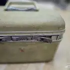 شنطة قديمه عمرها فوق 40 سنه