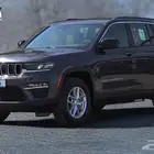 جيب جراند شيروكي لاريدو 2024 خليجي اصفار مع ضمان الوكيل