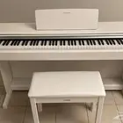 بيانو Yamaha Arius