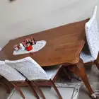 طاولة طعام لون جملي