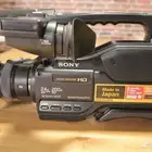للبيع عدد 3 ثلاث كاميرات سوني من نوع mc2500