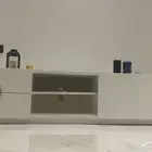 طاولة تلفزيون