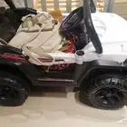 سرير... عربية.. سيارة