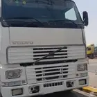 رأس تريلة لسحب التيادر والغرف