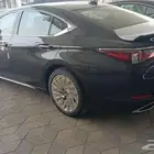 متوفر لكزس إي اس 300 AH h هايبر موديل 2025