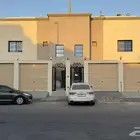 للبيع شقق دوبلكس مع حوش وكراج حي احد 71