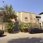 فيلا فاخرة للبيع بحي المروج - موقع استراتيجي وتصميم راقي