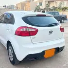 كيا ريو هاتشباك فتحة سقف