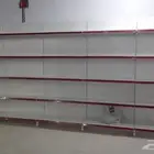 رفوف سوبر ماركت وصدليات