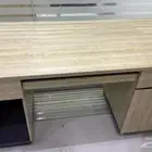 2 مكتب مكتبي خشب لون بيج فاتح حاله ممتازه