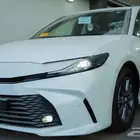 تويوتا كامري E ستاندر بنزين 2025 ب 110.400 (شامل الضريبة)