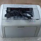 طابعة hp laserjet 1020 المعروفة   ممتااازة مع الكيابلات