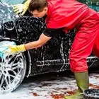 عمال مغسلة سيارات