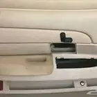 ديكور باب كراون فكتوريا نظيف