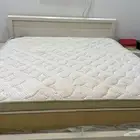 مرتبه كرسي نوم وطاوله طعام خشبية