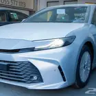 تويوتا كامري E-PLUS هايبرد 2025 ب 114.500 شامل الضريبة