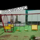 مراجيح قوية وجلسات للكبار والصغار