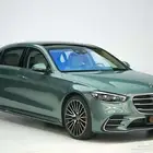 مرسيدس S 500 موديل 2025 أصفار خليجي أخضر فضي أبيض