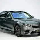 مرسيدس S 500 موديل 2025 أصفار خليجي رمادي فاتح أبيض
