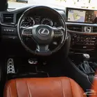 LX 570s 2018 مخزن