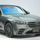 مرسيدس S 500 موديل 2025 أصفار خليجي رمادي فاتح أحمر