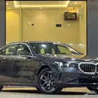 BMW 520i LAXURY 2025 رمادي غامق